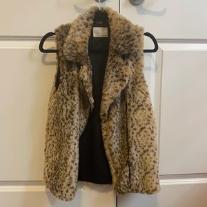 Zara girls XL faux fur cheetah vest gently worn